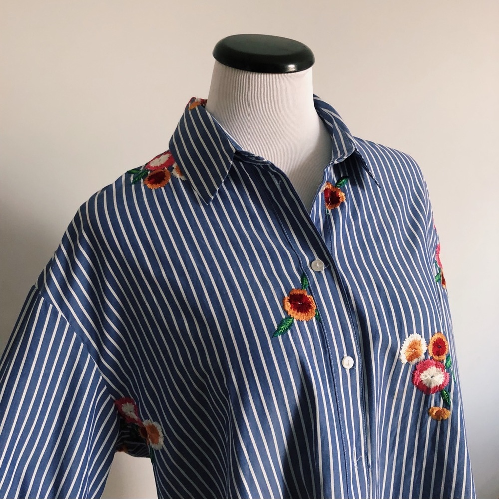 Women’s Collar Button Down - image 1